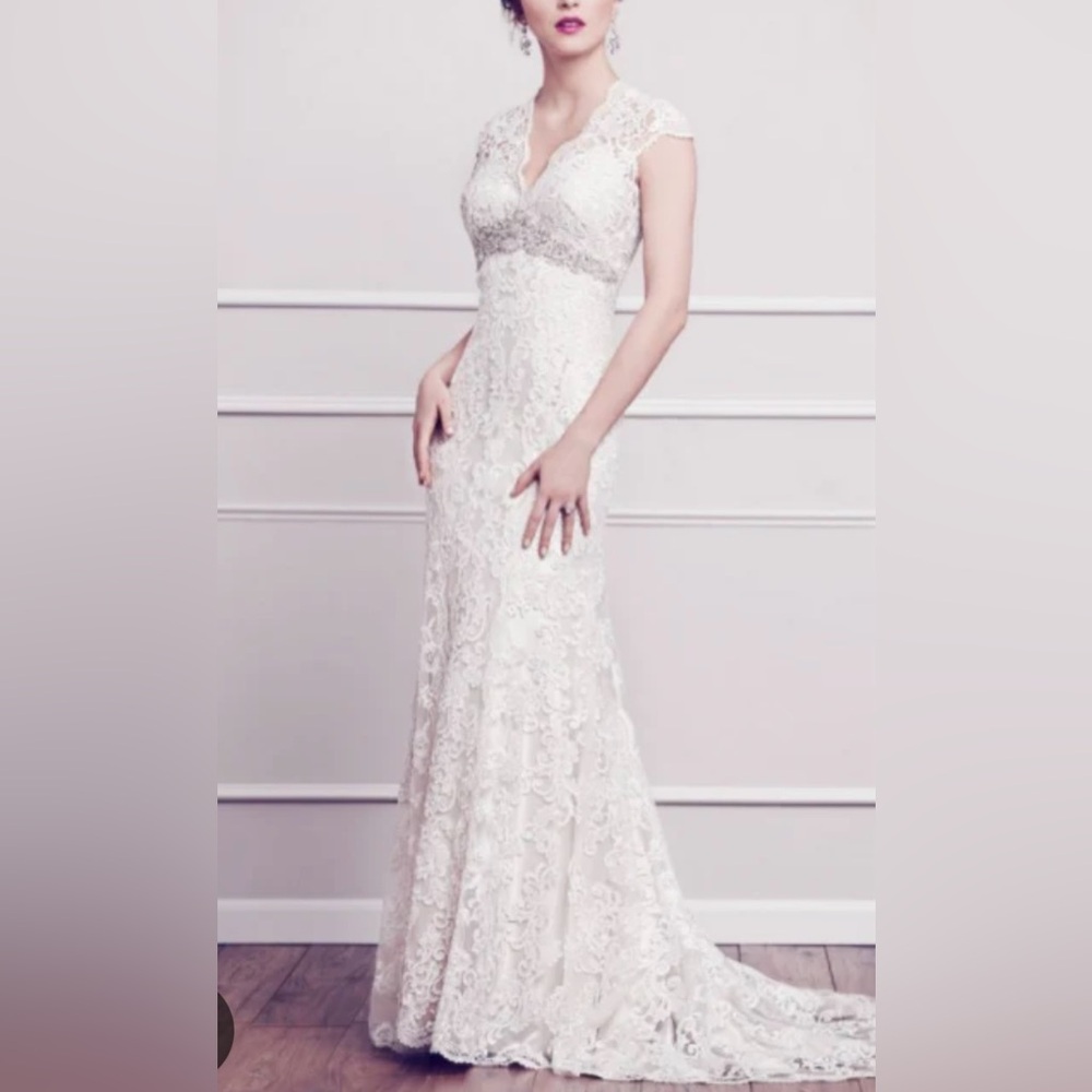 Elegant White Lace Wedding Dress